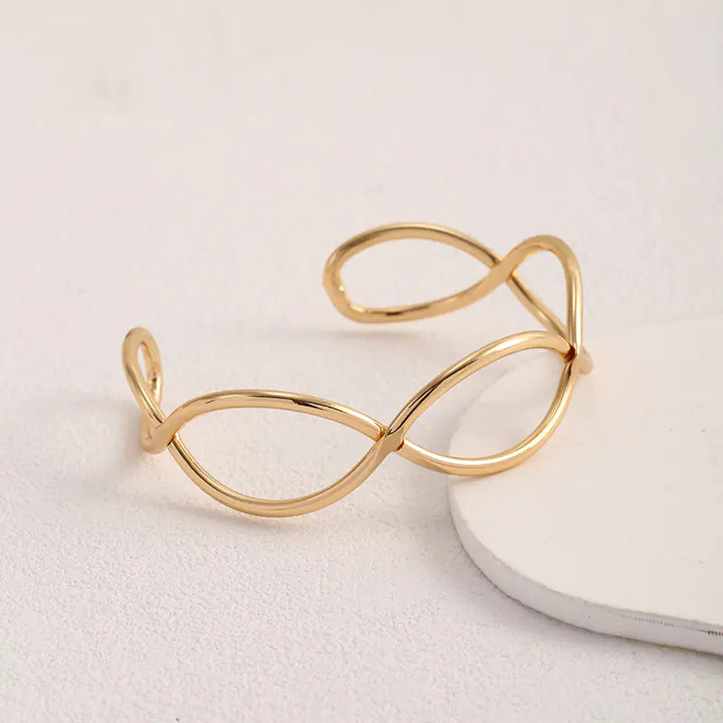 Adjustable Irregular Gold Wave Bracelet