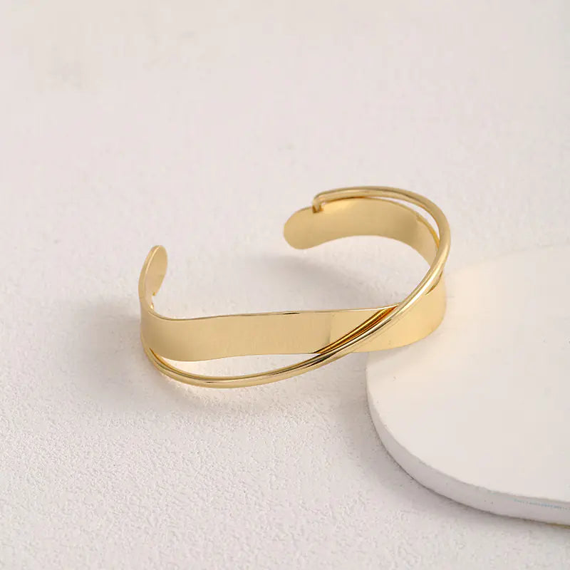 Adjustable Irregular Gold Wave Bracelet